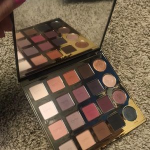 Tarte Tarteist Pro eyeshadow palette